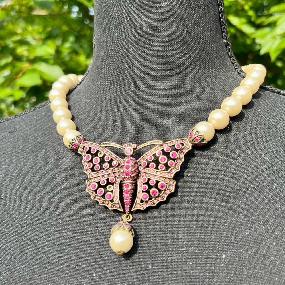 & Heidi Daus Magnificent Fuchsia &Pearl a butterfly Necklace - Picture 3 of 12